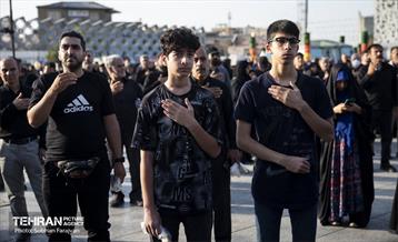 آیین بدرقه جاماندگان اربعین در میدان امام حسین(ع) 14