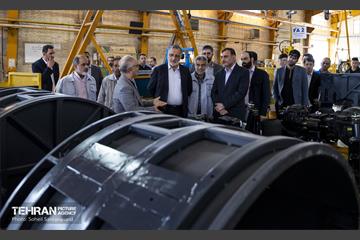 بازدید شهردار تهران از کارخانه خودروسازی «عقاب افشان» 11
