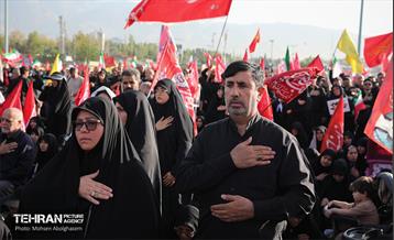 اقامه نماز بر پیکر آقای شهید ایران - 1 71