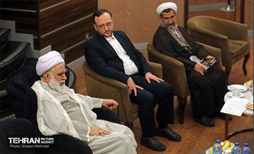 دیدار شهردار تهران با آقای قدیری ابیانه و آیت الله اختری 5