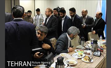 نشست هم اندیشی شهردار تهران با اصحاب رسانه 19