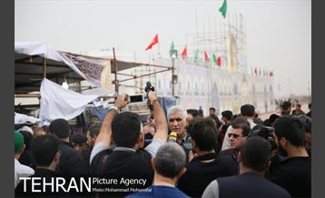بازدید محمد علی افشانی شهردار تهران از موکب امام رضا(ع) واقع در عمود ٧٠٧ 8