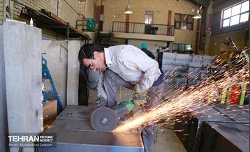 مراحل ساخت المان های نمایشگاه نشان عاشقی