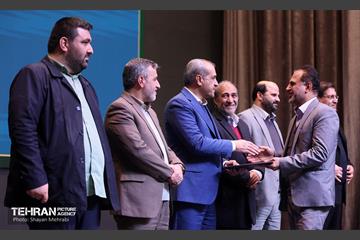 آیین تجلیل از برگزیدگان مناطق 22 گانه 11