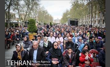 اجرای کنسرت محمد معتمدی 3