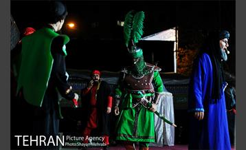 اجرای تغزیه اباعبدالله الحسین در میدان ولیعصر(عج) 12