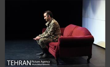 نمایش سه خواهر‎ 10