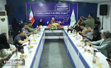 نشست خبری شهردار منطقه 5 12