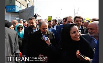 حضور شهردار تهران در راهپیمایی با مترو 15