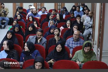 دیدار معاون مالی و اقتصاد شهری شهرداری تهران با نخبگان و فرهیختگان منطقه 19 26