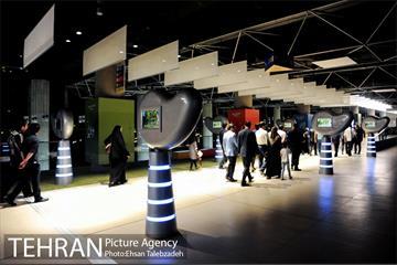 شبگردی اصحاب رسانه در باغ کتاب تهران 14