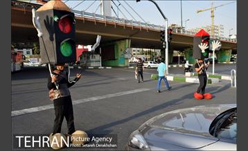 اجراهای خیابانی کمپین از خودمان شروع کنیم 5