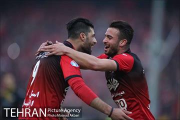 دیدار تیم های فوتبال پرسپولیس و استقلال خوزستان