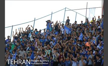 دیدار پیکان و استقلال در لیگ برتر فوتبال 1