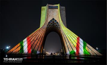اجرای ویدئو مپینگ روز دختر در میدان آزادی