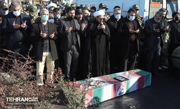 مراسم تشییع پیکر شهید سید مرتضى قدیرى در منطقه 10