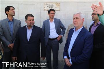 بازدید اعضا شورای شهر از دیوارنگاری جدار مترو خزانه 10