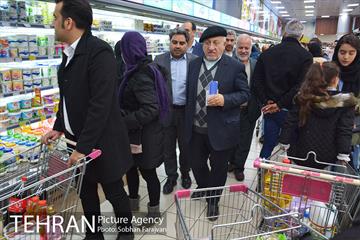 بازدید اعضای شورای شهر از فروشگاه شهروند  19