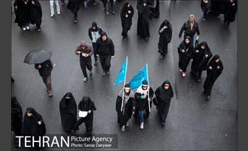 راه پیمایی مردم تهران در روز اربعین  6