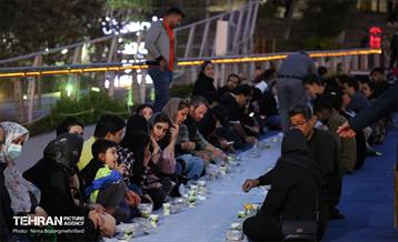 افطاری ساده روی پل طبیعت 9