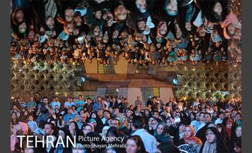 اجتماع بزرگ جوانان شهر تهران در میدان امام حسین(ع) 29