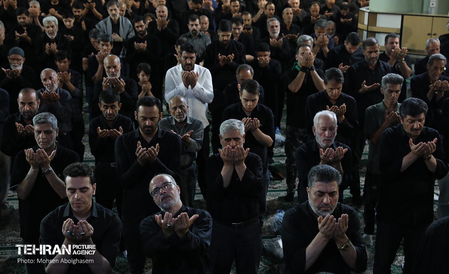 اقامه نماز ظهر عاشورا 14