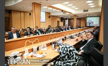 نشست مدیران رسانه ها با شهردار تهران 24