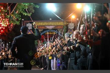 رژه‌ی شاه حسین گویان مکتب تشیع 10