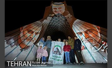 تصاویر سردار شهید قاسم سلیمانی بر دیوار برج آزادی 20