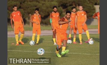 تمرین تیم فوتبال نفت تهران