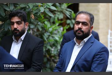 نشست صمیمی شهردار تهران با اهالی شعر و ادب 6