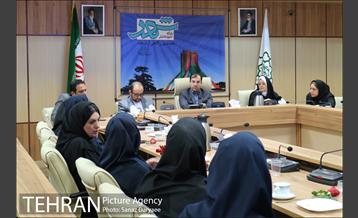 تجلیل از بانوان مرکز ارتباطات شهرداری تهران 23