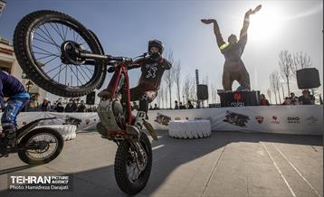 رانـد نهایی مسابقات قهرمانی موتور تریال  21