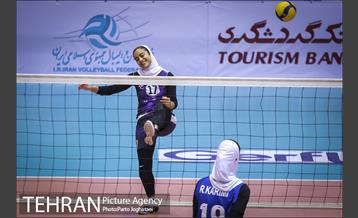 دیدار تیم‌های والیبال شهرداری قزوین و سروقامتان بابل 16