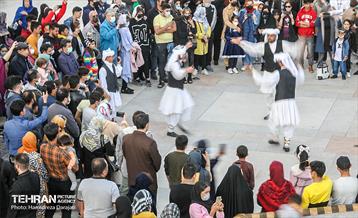 استقبال مسافران نوروزی از برج میلاد تهران  16