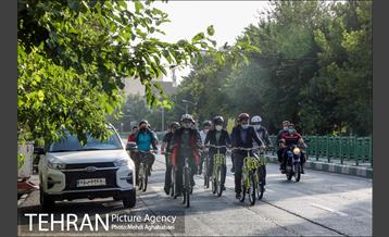 پویش سه شنبه های بدون خودرو در منطقه 8