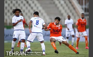 دیدار سایپا و گسترش فولاد در لیگ برتر فوتبال 11
