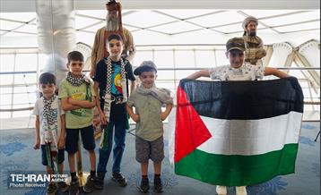 بازدید بیش از ۱۰۰ خانواده شهدای غزه از برج میلاد 8