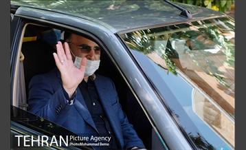 بازدید شهردار منطقه شش از بیمارستان فیروزگر و شرکت شهر سالم 21