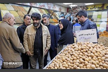 بازدید سخنگوی دولت از بازار میوه و تره‌بار و شهروند جلال آل احمد 50
