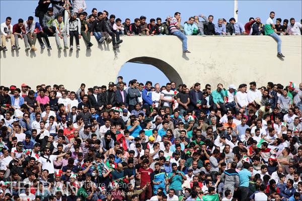 تماشاگران دیدار دو تیم ایران و چین