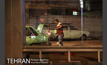 افطاری ساده تاکسی رانی در پایانه سازمان آب 17