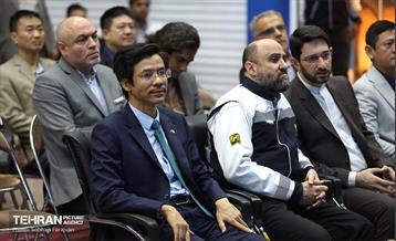 افتتاح نمایشگاه عکس ویتنام در ایستگاه مترو تجریش 37