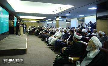 نشست شهردار تهران و اعضای سی و هشتمین دوره کنفرانس بین‌المللی وحدت اسلامی 8