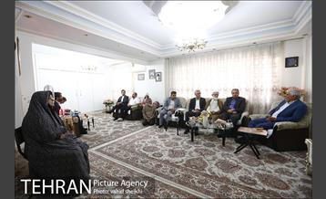 دیدار شهردار از خانواده شهید طباطبایی نیا 13