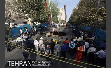 ریزش بخشی از خیابان پیامبر اتوبان ستاری -3 17