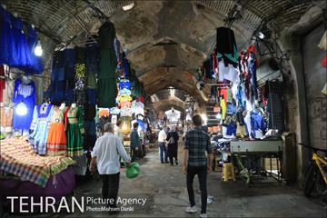 بازدید معاون شهرسازی و معماری شهرداری تهران و شهردار منطقه ۱۲ از بازار امین السلطان 4