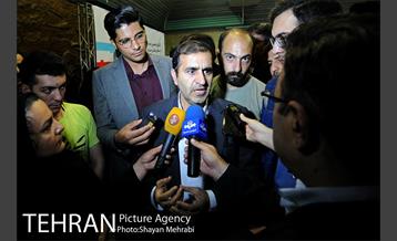 گفتگوی صمیمی دستفروشان مترو با مدیران شهری 24