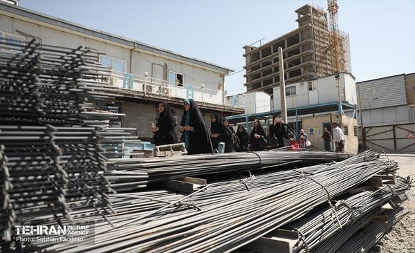 تور بازدید شرکت کنندگان دوره آرمانشهر از ایستگاه مترو میدان کتاب 32