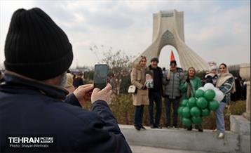 راهپیمایی ۲۲ بهمن در تهران - 3 12